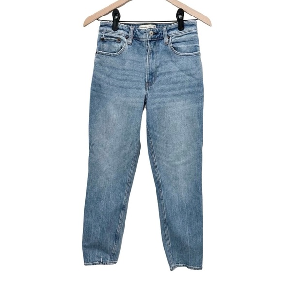 Abercrombie & Fitch The Mom High Rise Jeans - Picture 2 of 7